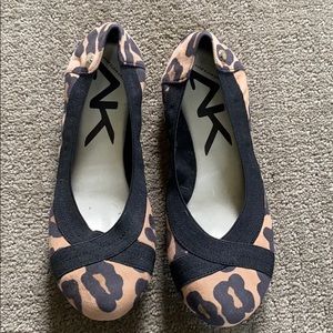 Ann Klein Leopard Flats